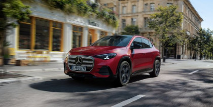 Nuova Mercedes GLA: il SUV compatto cambia volto