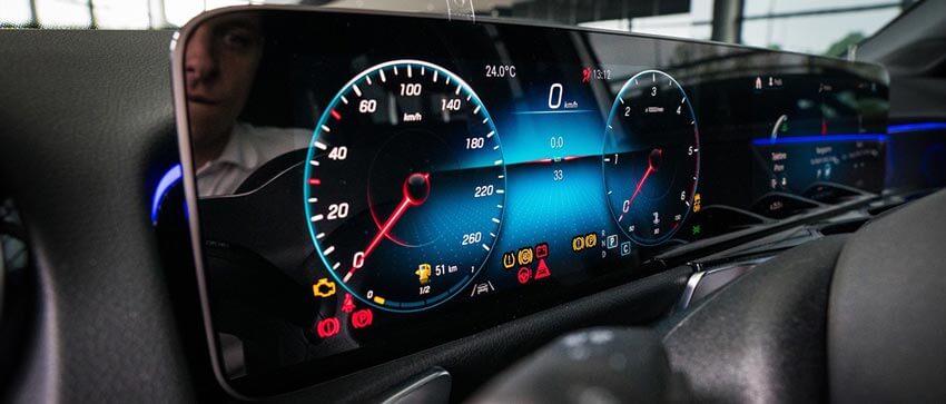 Funzionalità e sistemi di assistenza alla guida Mercedes-Benz